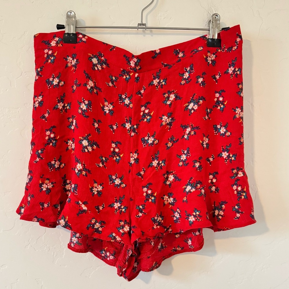 Floral Red Women's High-Waist Ruffle Shorts